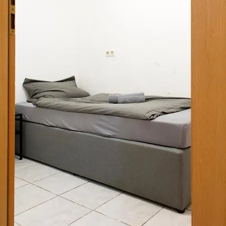 Work & Bedburg Apartment *