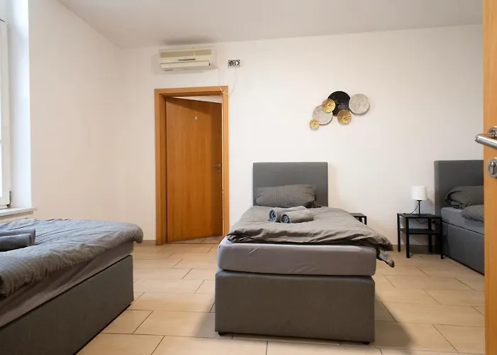 Work & Bedburg 公寓 *