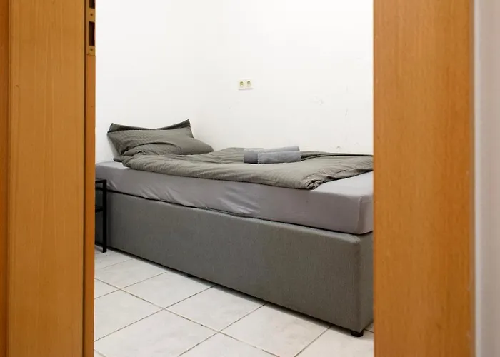 Work & Bedburg 公寓 *