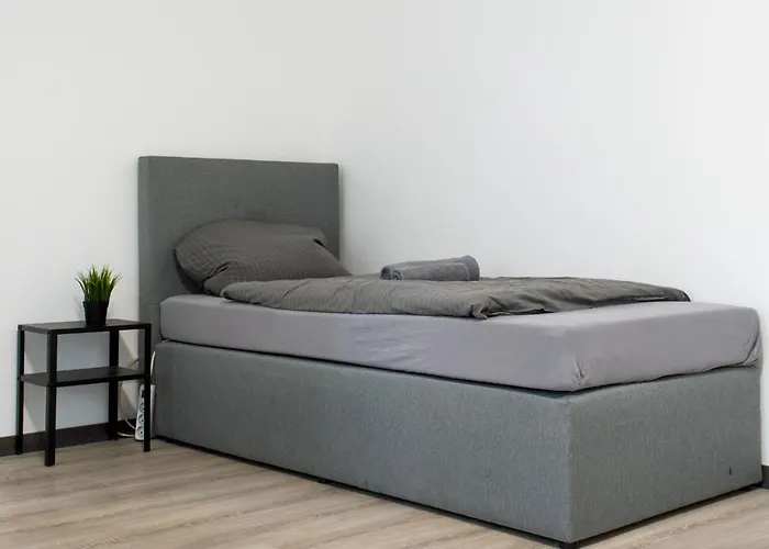 Work & Bedburg 公寓 *